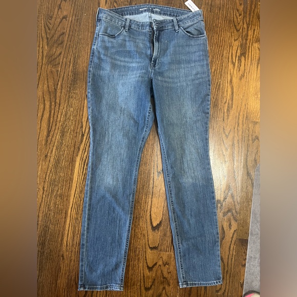 Old Navy High-Wasted Straight Leg Jeans - Picture 1 of 4